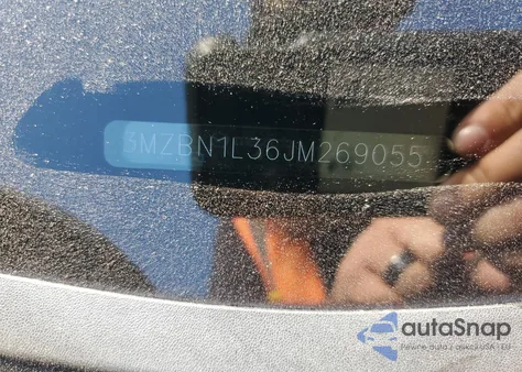 2018 Mazda 3 Touring z USA, uszkodzony, nr VIN 3MZBN1L36JM269055